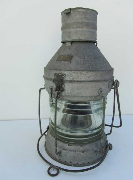 Grote antieke maritieme scheepslamp van zink, buitenlamp