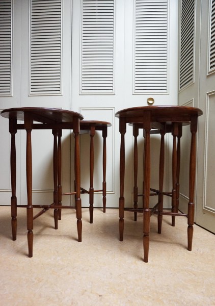nesting-tables-mahogany-folding-side-tables-bijzettafels-vintage-nesttafels-00003