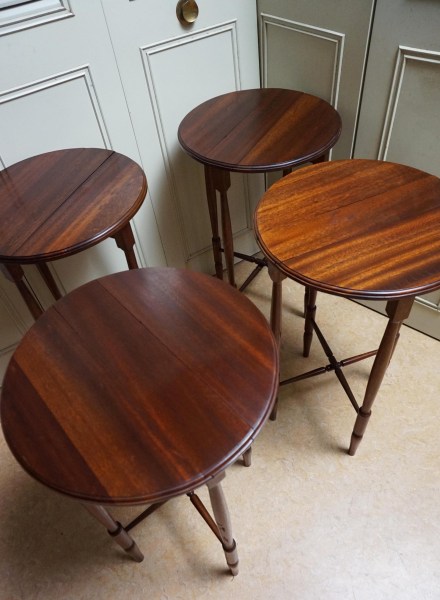 nesting-tables-mahogany-folding-side-tables-bijzettafels-vintage-nesttafels-00006