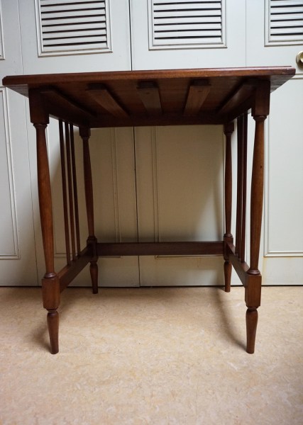 nesting-tables-mahogany-folding-side-tables-bijzettafels-vintage-nesttafels-00007