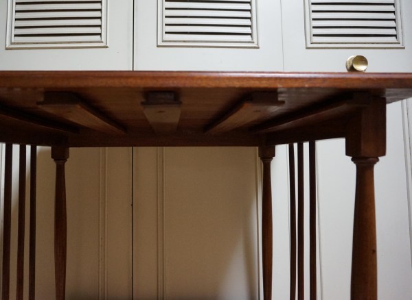 nesting-tables-mahogany-folding-side-tables-bijzettafels-vintage-nesttafels-00008