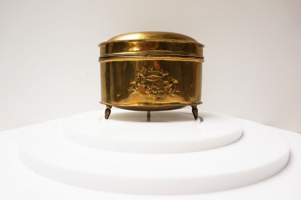 oblatskrin-geel-koperen-theedoos-suikerdoos-barok-rococo-brass-tea-caddy-casket-engelen-putti-angel-kroon-crown-09