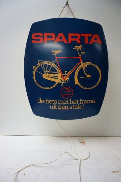 oude-reclame-Sparta-Rijwielen-lichtreclame-Nostalgisch-oude-vintage-fiets-frame-stuk-lichtbak