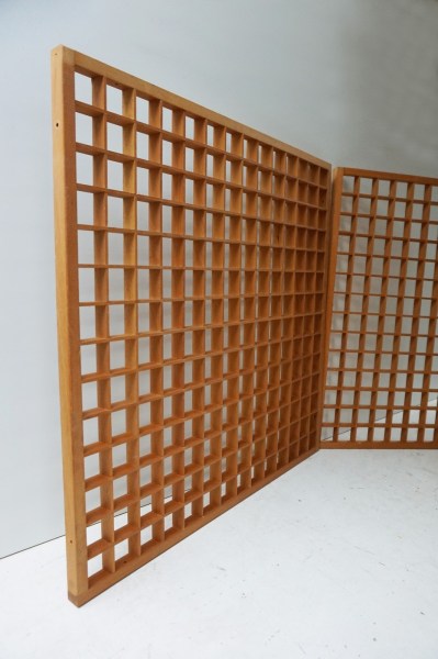 Scandinavische-jaren-70-traliewerk-plafondplaten-houten-raster-plafond-platen--afscheidingsscherm-panelen-roomdivider-retro-vintage-systeemplafond-trellis-traliepanelen