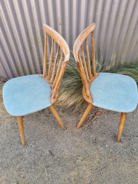 retro-vintage-spijlenstoelen-spijlen-stoelen-skai-spindle-back-chairs-00002