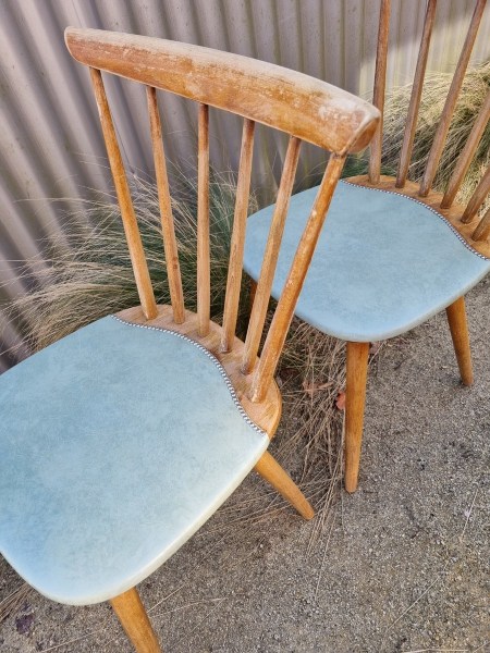 retro-vintage-spijlenstoelen-spijlen-stoelen-skai-spindle-back-chairs-00004