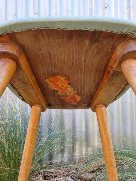 retro-vintage-spijlenstoelen-spijlen-stoelen-skai-spindle-back-chairs-00006