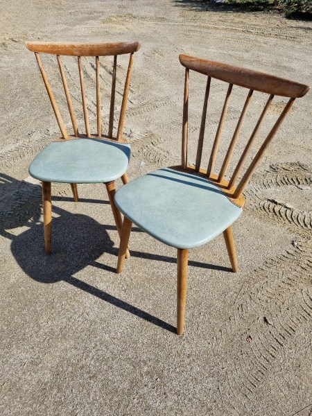 retro-vintage-spijlenstoelen-spijlen-stoelen-skai-spindle-back-chairs-00010