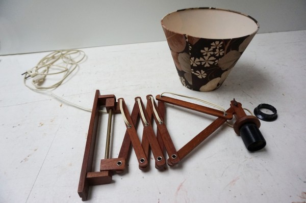 schaarlamp-uitschuifbare-wandlamp-retro-teak-houten-vintage-scissor-wall-lamp-Deens-Danish-1970s-mid-century-00003