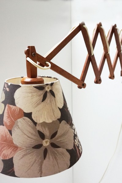 schaarlamp-uitschuifbare-wandlamp-retro-teak-houten-vintage-scissor-wall-lamp-Deens-Danish-1970s-mid-century