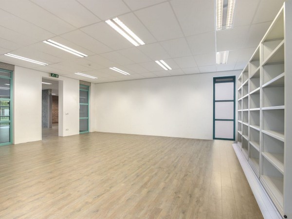 te-koop-huis-pand-groot-gezin-werken-wonen-atelier-galerie-expositieruimte-kantoorruimte-praktijk-aan-huis-zeeland_10
