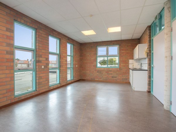 te-koop-huis-pand-groot-gezin-werken-wonen-atelier-galerie-expositieruimte-kantoorruimte-praktijk-aan-huis-zeeland_14
