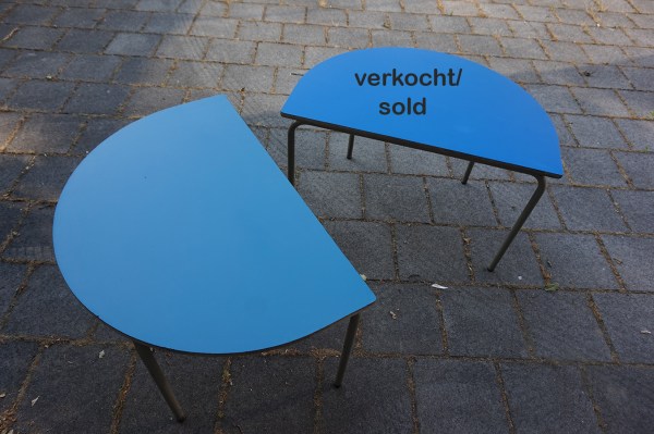 tubax-halve-maan-kinder-tafel-bureau-vintage-Belgisch-blauw-kinderbureau4