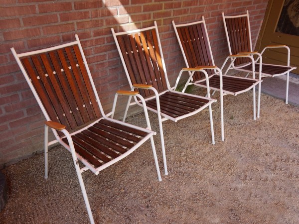 vintage-deense-tuinstoelen-mid-century-daneline-BKS-slatted-teak-stacking-garden-chairs-danish-retro