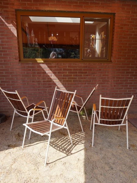 vintage-deense-tuinstoelen-mid-century-daneline-BKS-slatted-teak-stacking-garden-chairs-danish-retro