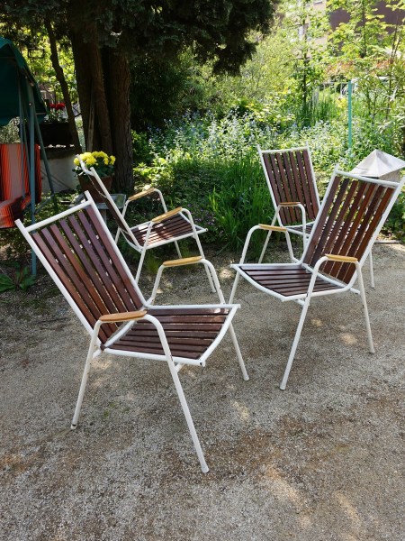 vintage-deense-tuinstoelen-mid-century-daneline-BKS-slatted-teak-stacking-garden-chairs-danish-retro