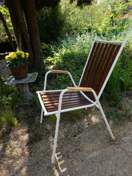 vintage-deense-tuinstoelen-mid-century-daneline-BKS-slatted-teak-stacking-garden-chairs-danish-retro