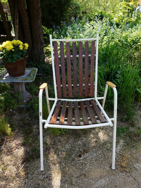 vintage-deense-tuinstoelen-mid-century-daneline-BKS-slatted-teak-stacking-garden-chairs-danish-retro