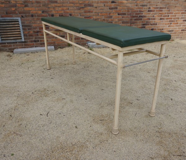 vintage-dokterstafel-behandeltafel-doctors-table-industriel-metalen-onderstel-tafel-smalle-00007