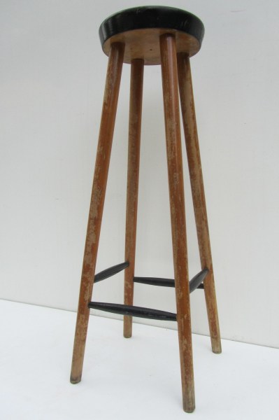 vintage-hoge-houten-barkruk-bar-kruk-zwarte-zitting-barstool-hocker-stool-wooden00001