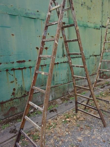 vintage-houten-dubbele-ladder-industrieel-schildersladder-glazenwasser-wooden-échelle-double-Alboom-Wetteren