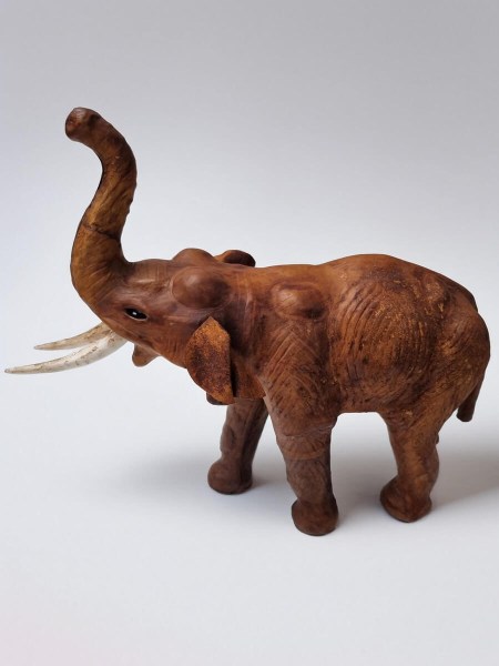vintage-leather-elephant-sculpture-leren-olifant-glazen-ogen-glass-eyes-safari-bohemian-British-colonial-style-old