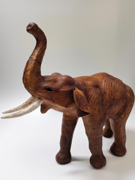 vintage-leather-elephant-sculpture-leren-olifant-glazen-ogen-glass-eyes-safari-bohemian-British-colonial-style-old-00003