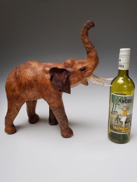 vintage-leather-elephant-sculpture-leren-olifant-glazen-ogen-glass-eyes-safari-bohemian-British-colonial-style-old-00008