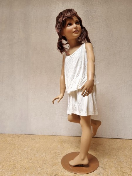 vintage-mannequin-child-girl-shop-winkel-display-etalagepop-paspop-kinder-meisje-jaren-50-60
