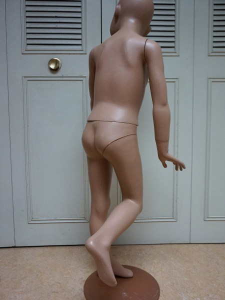 vintage-mannequin-child-girl-shop-winkel-display-etalagepop-paspop-kinder-meisje-jaren-50-60-00020