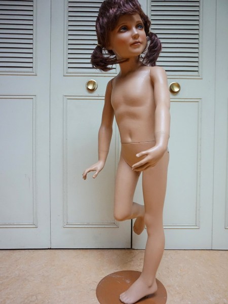 vintage-mannequin-child-girl-shop-winkel-display-etalagepop-paspop-kinder-meisje-jaren-50-60-00022