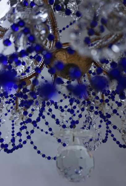 vintage-old-Murano-chandelier-cobalt-crystal-blu-beaded-macaroni-kroonluchter-blauw-oude-kralen-00004