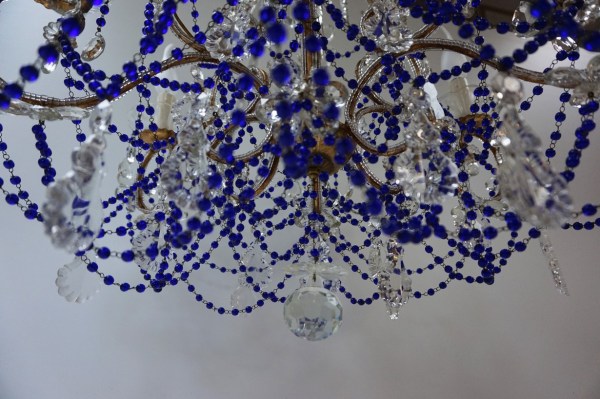 vintage-old-Murano-chandelier-cobalt-crystal-blu-beaded-macaroni-kroonluchter-blauw-oude-kralen-00008
