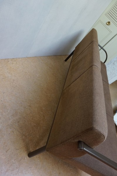vintage-retro-bruin-bank-3-zits-wachtkamerbank-stalen-frame-metal-three-seat-sofa-brown-fabric-10
