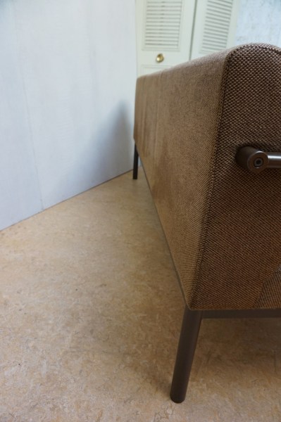 vintage-retro-bruin-bank-3-zits-wachtkamerbank-stalen-frame-metal-three-seat-sofa-brown-fabric-11