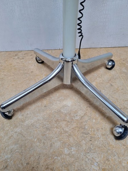 vintage-staande-lamp-industriele-fotostudio-fotolamp-loft-fotografo-space-age-workshop-floorlamp-fotographic-studio-00016