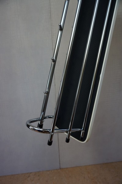 vintage-wand-kapstok-retro-sixties-hoeden-rek-chrome-zwart-wit-wandkapstok-buisframe-wall-coat-rack-hat
