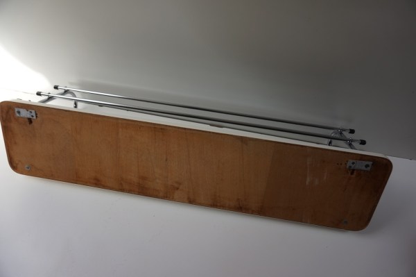vintage-wand-kapstok-retro-sixties-hoeden-rek-chrome-zwart-wit-wandkapstok-buisframe-wall-coat-rack-hat