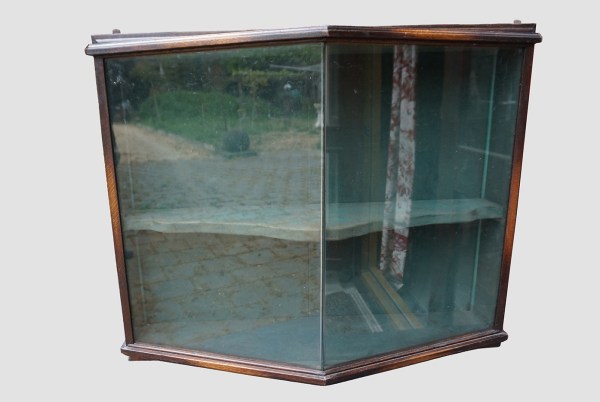 vitrinekast-wandvitrinekast-hangvitrinekast-prijzenkast-achterkant-open-voorkant-dicht-hanging-wall-display-trophy-cabinet-1