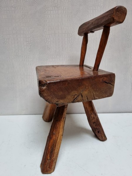 wabi-sabi-kinder-stoeltje-primitief-doorleefde-patine-handmade-small-chair-children-rustic-weathered-00003