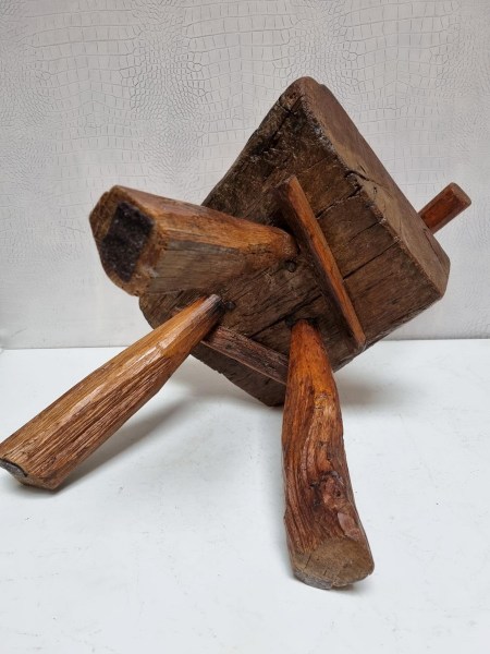 wabi-sabi-kinder-stoeltje-primitief-doorleefde-patine-handmade-small-chair-children-rustic-weathered-00011