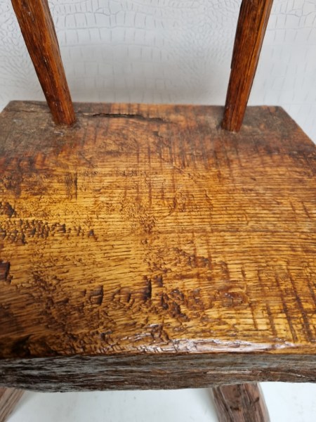wabi-sabi-kinder-stoeltje-primitief-doorleefde-patine-handmade-small-chair-children-rustic-weathered-00015