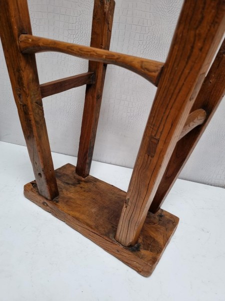 wabi-sabi-krukje-primitief-doorleefde-patine-handmade-stool-rustic-weathered-00007