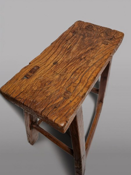 wabi-sabi-krukje-primitief-doorleefde-patine-handmade-stool-rustic-weathered-00010