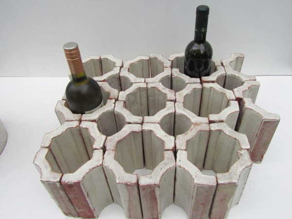 wijnkelder-wijnwand-wijnwinkel-vintage-wijnen-wijnopslag-interieur-tegels-kasteelwijn-antieke-wine-storage-cellar-1