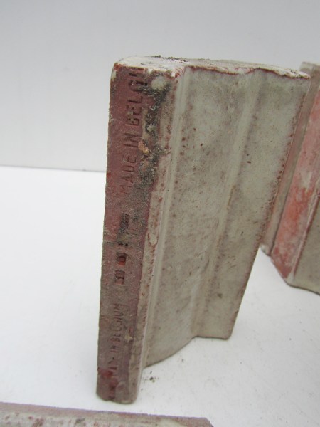 wijnkelder-wijnwand-wijnwinkel-vintage-wijnen-wijnopslag-interieur-tegels-kasteelwijn-antieke-wine-storage-cellar-4