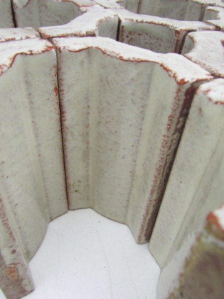 wijnkelder-wijnwand-wijnwinkel-vintage-wijnen-wijnopslag-interieur-tegels-kasteelwijn-antieke-wine-storage-cellar-6