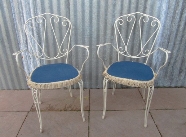 Witte, brocante, ijzeren, armstoelen