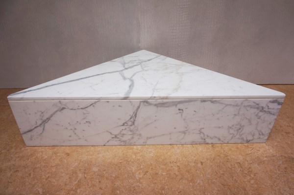 witte-marmeren-hoektafel-hoek-salontafel-vintage-white-marble-cornertable-triangle-coffee-table-Carrara-10