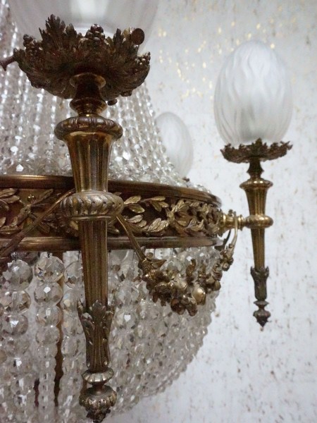 antieke-zakkroonluchter-sac-a-perle-kroonluchter-kristallen-Louis-XVI-Empire-crystal-beaded-basket-chandelier